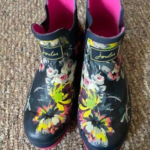Joules Wellibob- Floral Print Rain or Winter Boots
